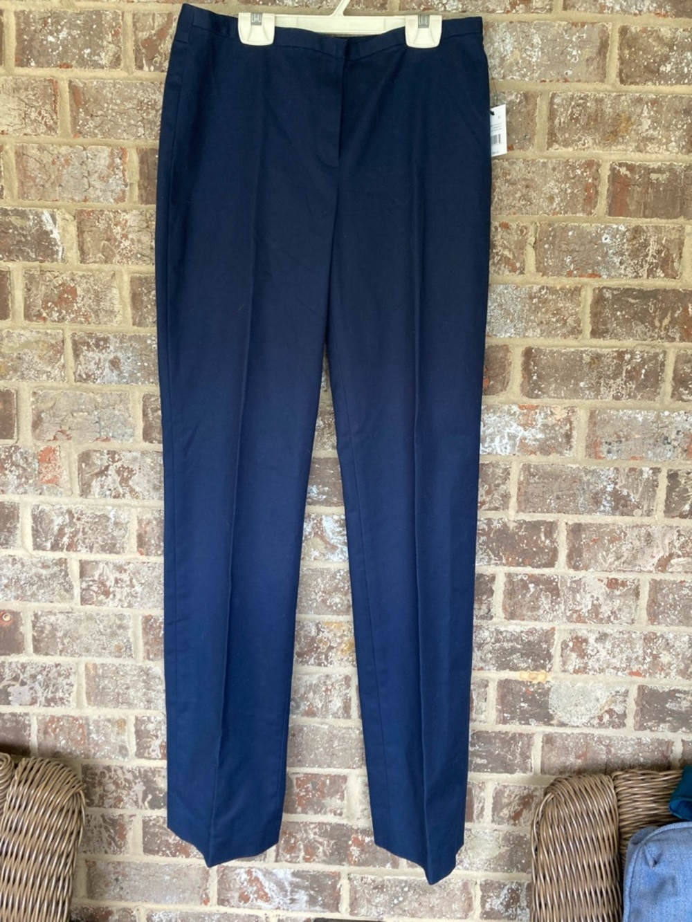 Tahari Straight Dress Pants Size 6 NWT Retails for $188